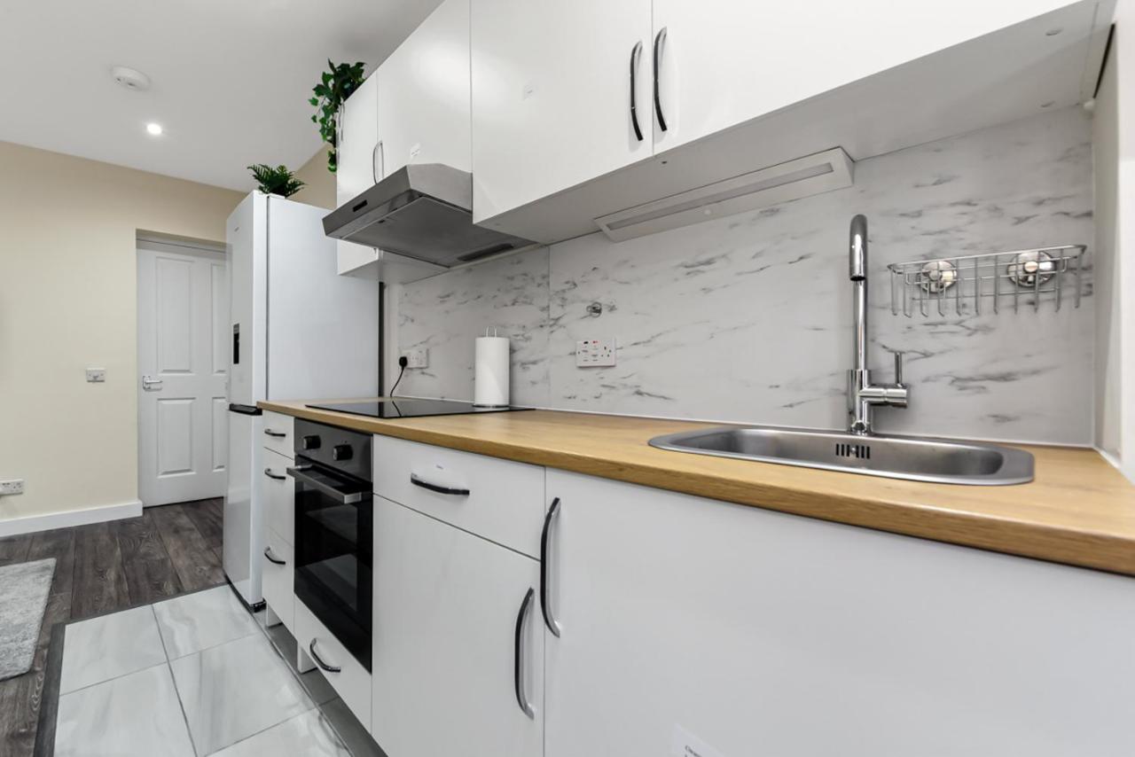 Family Friendly, Zone 2, 2 Beds, Overground Londra Dış mekan fotoğraf