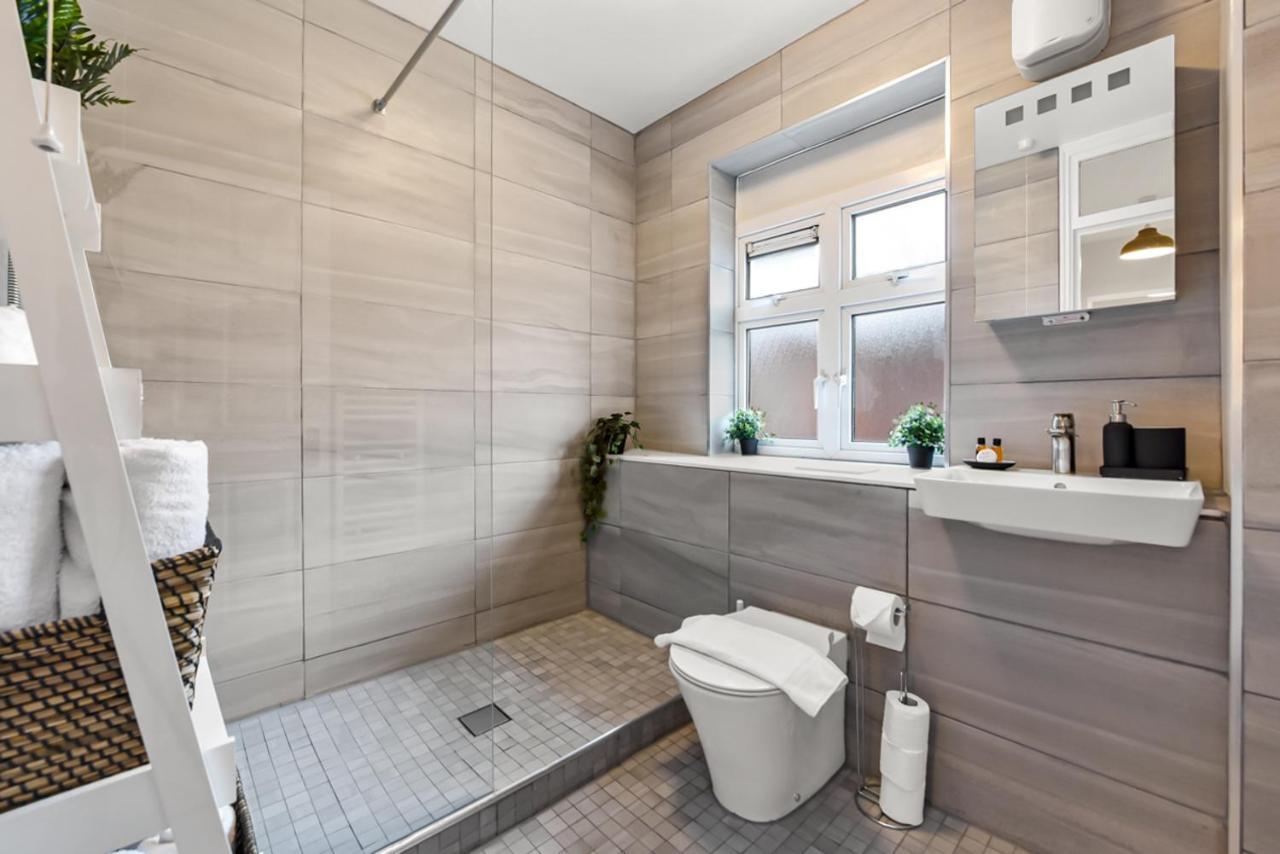 Family Friendly, Zone 2, 2 Beds, Overground Londra Dış mekan fotoğraf