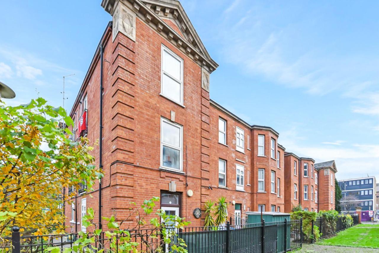 Family Friendly, Zone 2, 2 Beds, Overground Londra Dış mekan fotoğraf